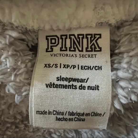 VS PINK Short Sparkly Robe - Picture 10 of 10